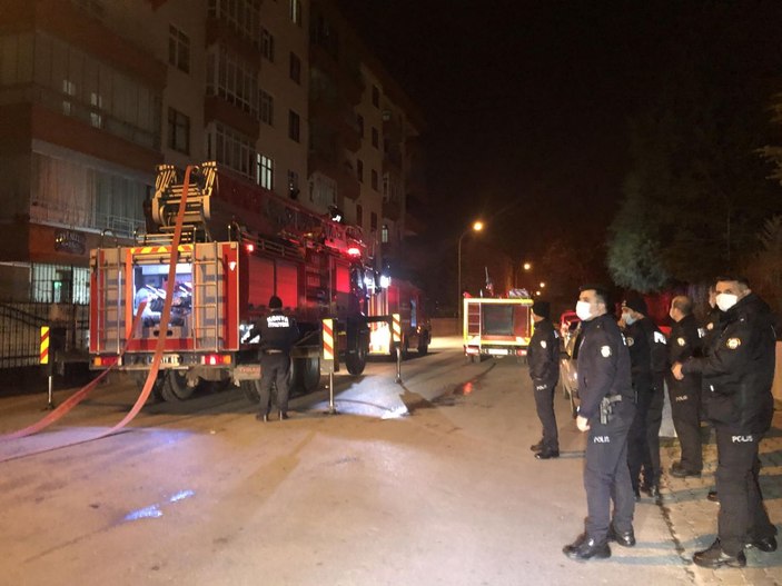 Evinde çıkan yangında dumandan etkilenip, hastanelik oldu -6