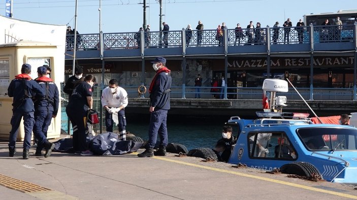 Karaköy'de denizden ceset çıkarıldı -3