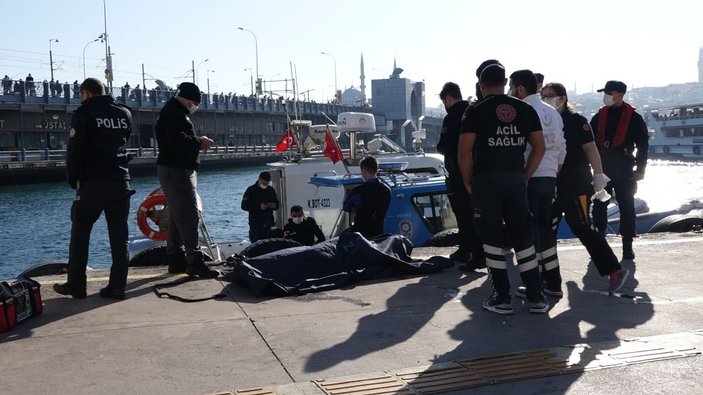 Karaköy'de denizden ceset çıkarıldı -5