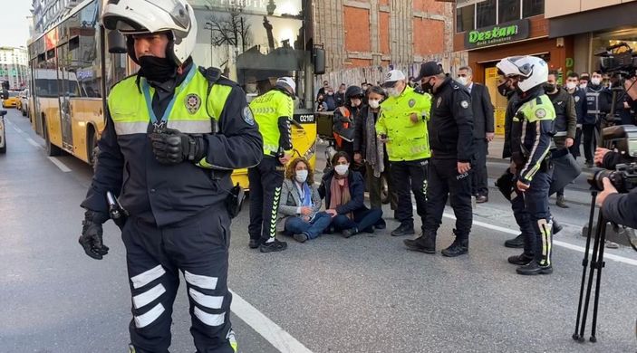 İstanbul Valiliği: 65 kişiden 58'i farklı silahlı terör örgütleriyle iltisaklı-irtibatlı... -4