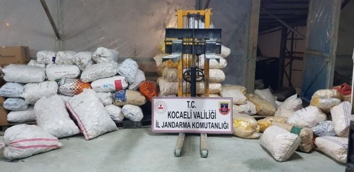 Jandarmadan imalathaneye baskın: 20 milyon TL’lik sahte tarım ilacı ele geçirildi -2