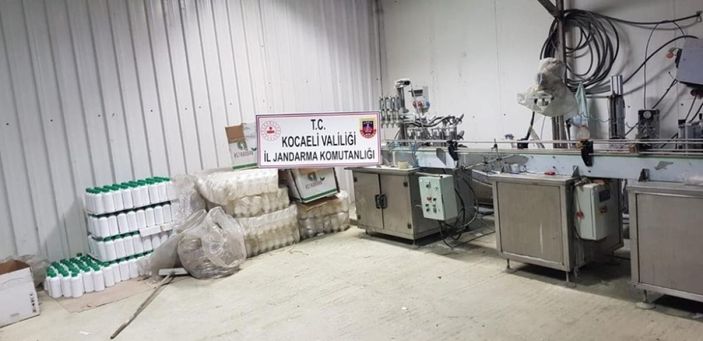 Jandarmadan imalathaneye baskın: 20 milyon TL’lik sahte tarım ilacı ele geçirildi -6