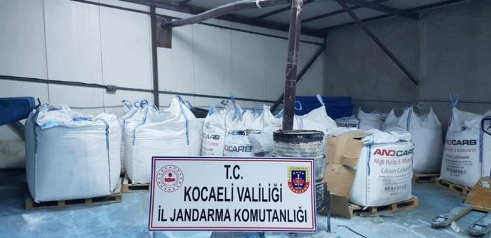 Jandarmadan imalathaneye baskın: 20 milyon TL’lik sahte tarım ilacı ele geçirildi -1