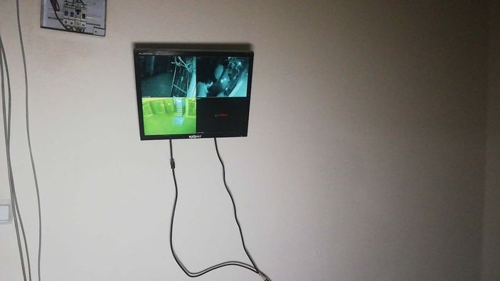 Kumarhaneye çevrilen iş merkezindeki ofise baskın: 15 kişiye 133 bin lira ceza -3