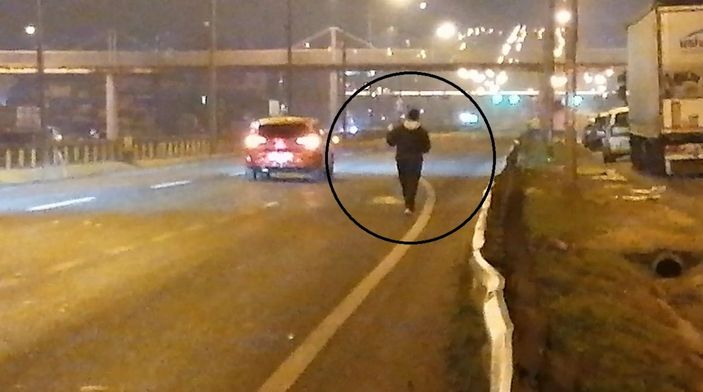 Silivri'de kaybolan otizmli kişi D-100 Karayolu'nda yürürken bulundu -4