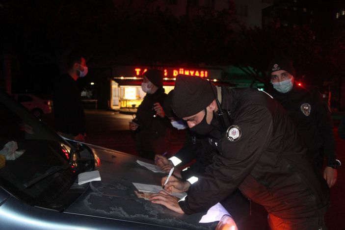 Adana'da kısıtlamaya uymayanların komik bahaneleri