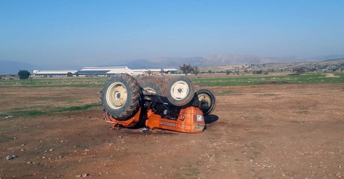 Drift yaparken devrilen traktördeki 3 kişi yaralandı -1