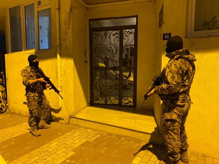 Çanakkale'de uyuşturucu tacirlerine şafak operasyonu: 15 gözaltı -1