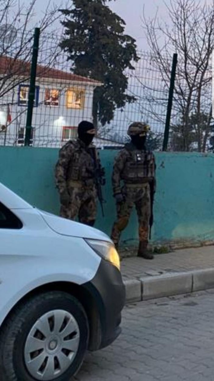 Çanakkale'de uyuşturucu tacirlerine şafak operasyonu: 15 gözaltı -9