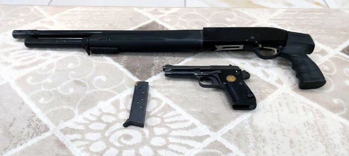 Suç örgütü lideri, polise yakalanmamak için silahlarını eşlerinin çantasında taşıyormuş -5