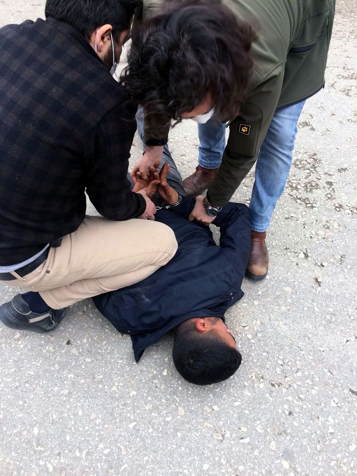 Suç örgütü lideri, polise yakalanmamak için silahlarını eşlerinin çantasında taşıyormuş -2