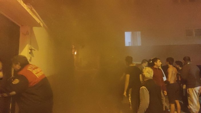 Eski evleriyle ünlü Hacıfeyzullah Mahallesi’nde 2 ev alev alev yandı -1