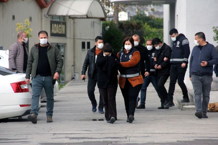 Eşinin cesedini 3 gün banyoda saklayıp, şüphe çekmemek için cep telefonundan mesaj göndermiş -4