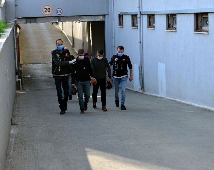 Adana'da suçüstü yakalanan 3 ‘torbacı’ tutuklandı -3