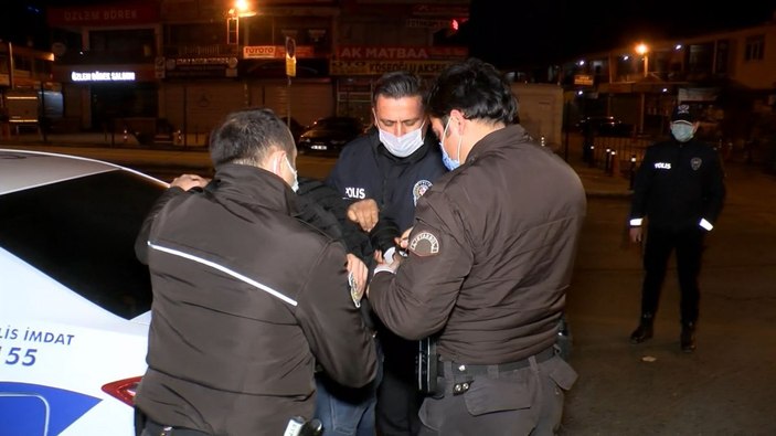 Ümraniye'de aracını polisin üzerine sürüp kaçan alkollü sürücü ehliyetsiz çıktı