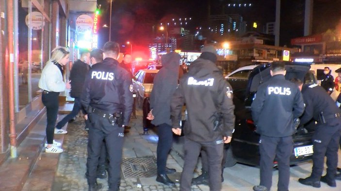 Ümraniye'de aracını polisin üzerine sürüp kaçan alkollü sürücü ehliyetsiz çıktı