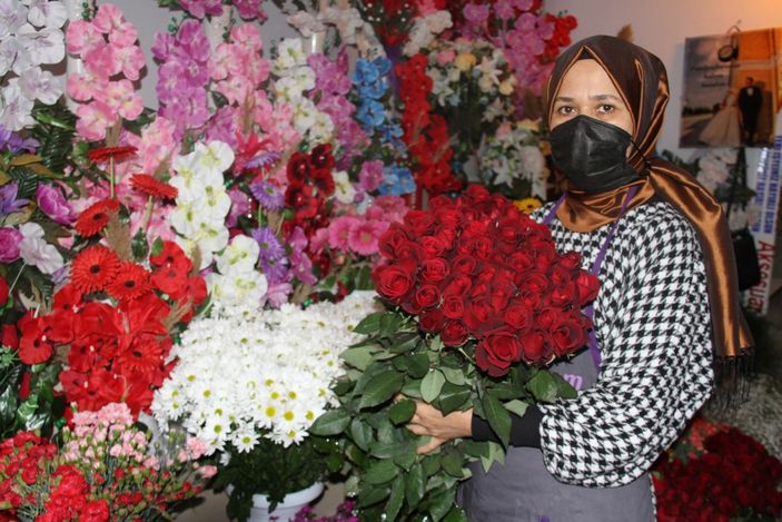 Kırmızı gül serada 2,5 lira, çiçekçide 20 lira -1