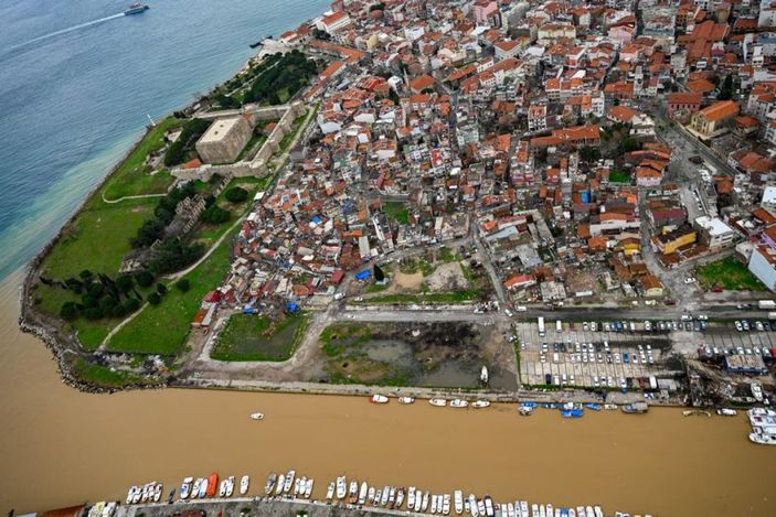 Çanakkale Boğazı'na çamur