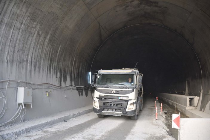 Avrupa'nın en uzunu olacak Zigana Tüneli'nin yüzde 81'i tamamlandı -4