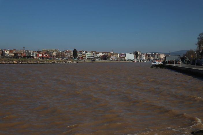 Çanakkale Boğazı'na çamur
