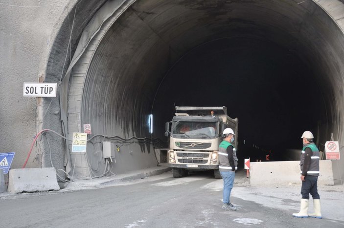 Avrupa'nın en uzunu olacak Zigana Tüneli'nin yüzde 81'i tamamlandı -8