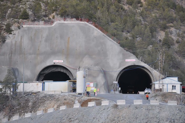 Avrupa'nın en uzunu olacak Zigana Tüneli'nin yüzde 81'i tamamlandı -9