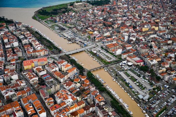 Çanakkale Boğazı'na çamur