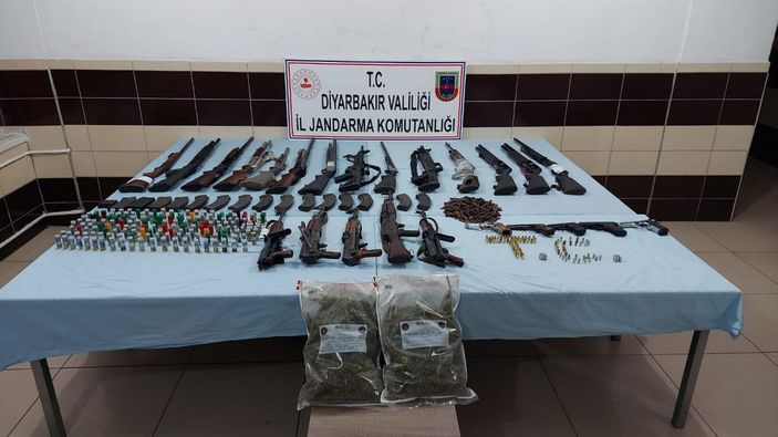 Husumetli ailelere o kavga sonrası operasyon; silahlar ele geçirildi, 12 kişi tutuklandı -1