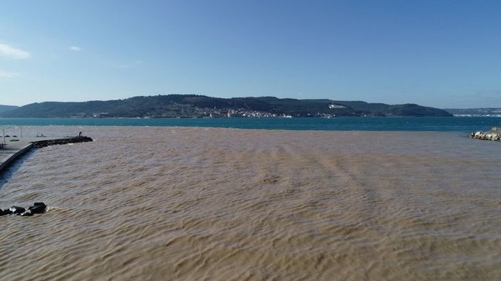 Çanakkale Boğazı'na çamur