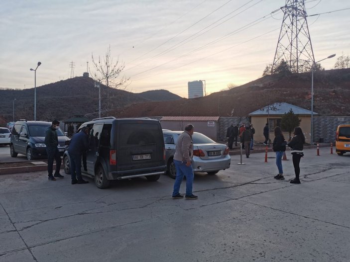Tunceli'de kaza: Kapıyı açıp araçtan düştü
