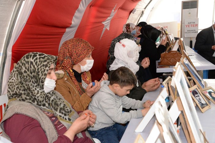 Diyarbakır'da evlat nöbetindeki aileler: Devletimizin her zaman arkasındayız -4
