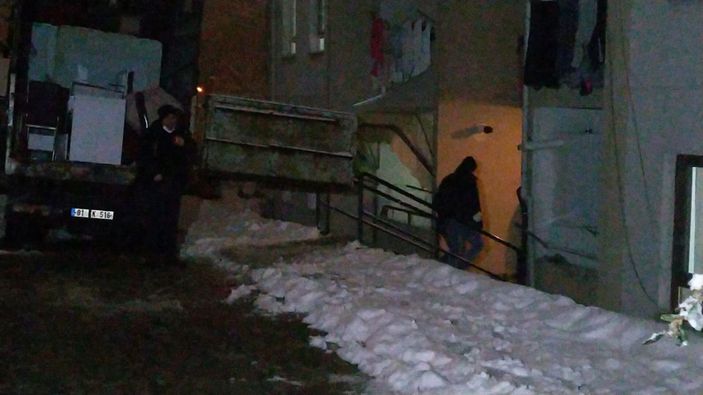 d Kocaeli'de ayrılmak isteyen sevgilisini öldürdü