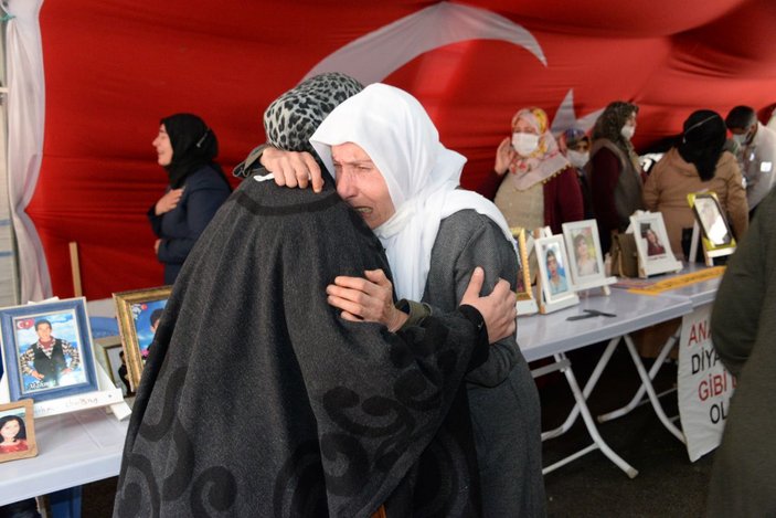 Diyarbakır'da evlat nöbetindeki aileler: Devletimizin her zaman arkasındayız -1