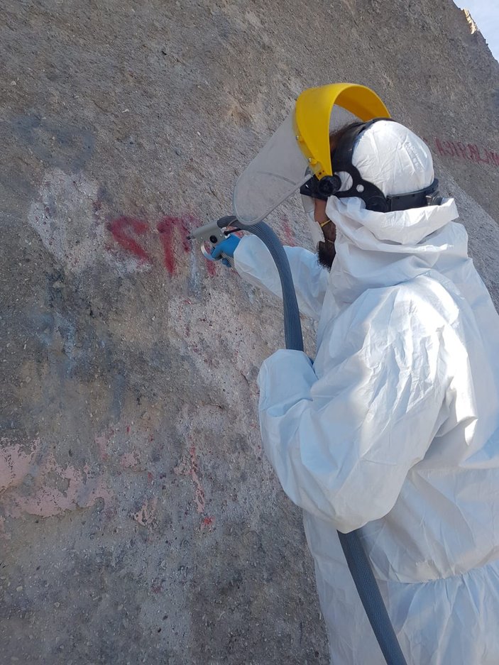Kayseri'de sprey boya ile tahrip edilen peribacaları
