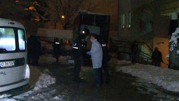 d Kocaeli'de ayrılmak isteyen sevgilisini öldürdü