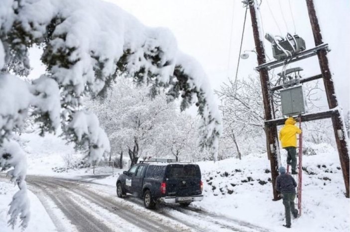 Yunanistan'da kar fırtınası: 250 bin kişi elektriksiz kaldı -2