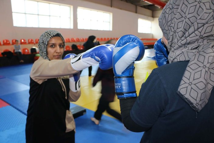 Adıyamanlı kadınlar, şiddete karşı 'kick boks' öğreniyor -1
