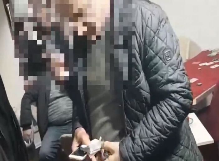 Çanakkale'de pizzacı kılığına giren polisten kumar baskını -6