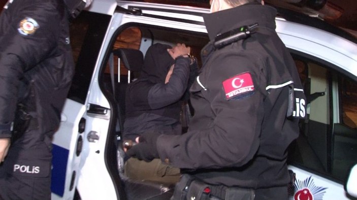 Ticari taksiye binen müşterileri rahatsız eden koku taksiciyi ele verdi -3