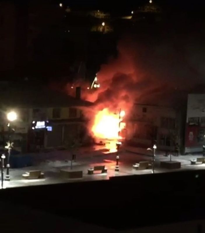 Tüp patlaması sonucu çıkan yangında 3 iş yeri yandı -5