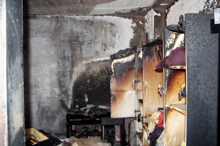 Evi ve eşyası yangında kül olan aile yardım bekliyor -4