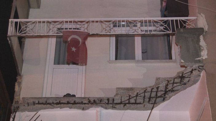 Zeytinburnu’nda bir binanın balkonu çöktü -6