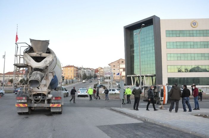 Karaman'da trafik kazası: Sürücülerden biri alkollü, diğeri ehliyetsiz çıktı