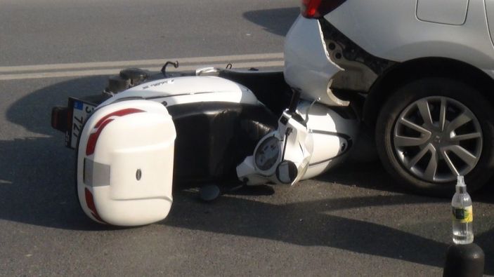 (Özel) Sarıyer’de feci kaza: Motosikletli otomobilin altına girdi -2