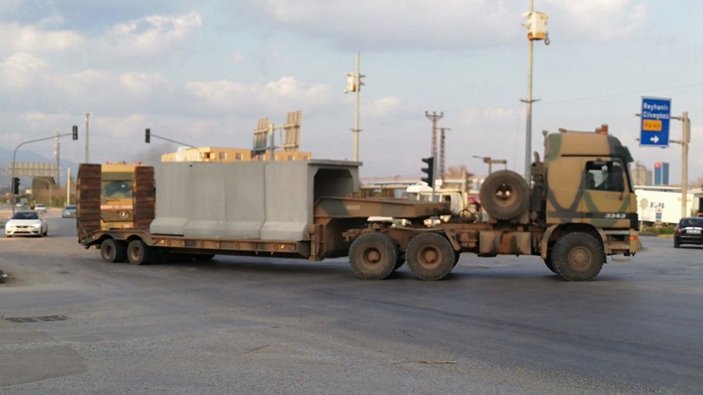 Suriye sınırına tank ve beton blok sevkiyatı -5