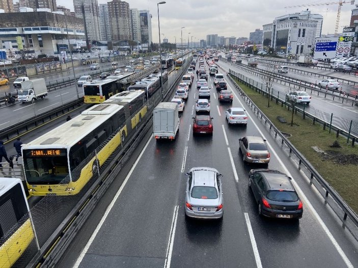 İstanbul’da akşam trafiği yüzde 71 seviyesine çıktı -2