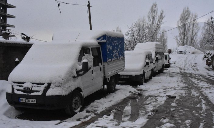 Bitlis’te mart karı; 25 köy yolu kapandı -6