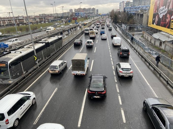 İstanbul’da akşam trafiği yüzde 71 seviyesine çıktı -1