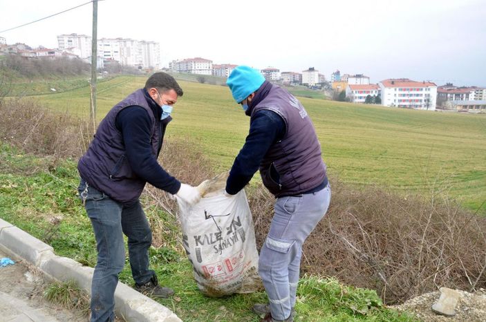 d Sokak köpeğini ayaklarını bağlayıp koydukları çuvalla dereye atarak, öldürdüler -8