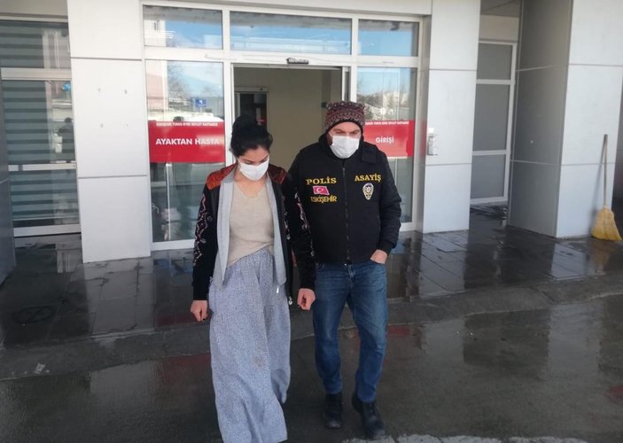 Hırsızlıktan tutuklanan kadının 24 sabıkası çıktı -1
